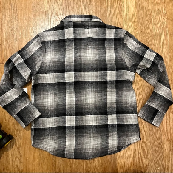 [3 for $15] OLD NAVY  Soft Brushed Flannel Pocket Shirt (Small 6-7) - Picture 2 of 4